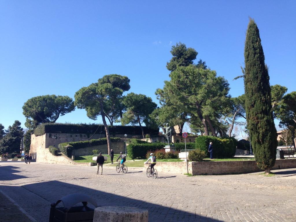 Astoria Hotel Pesaro Exterior photo