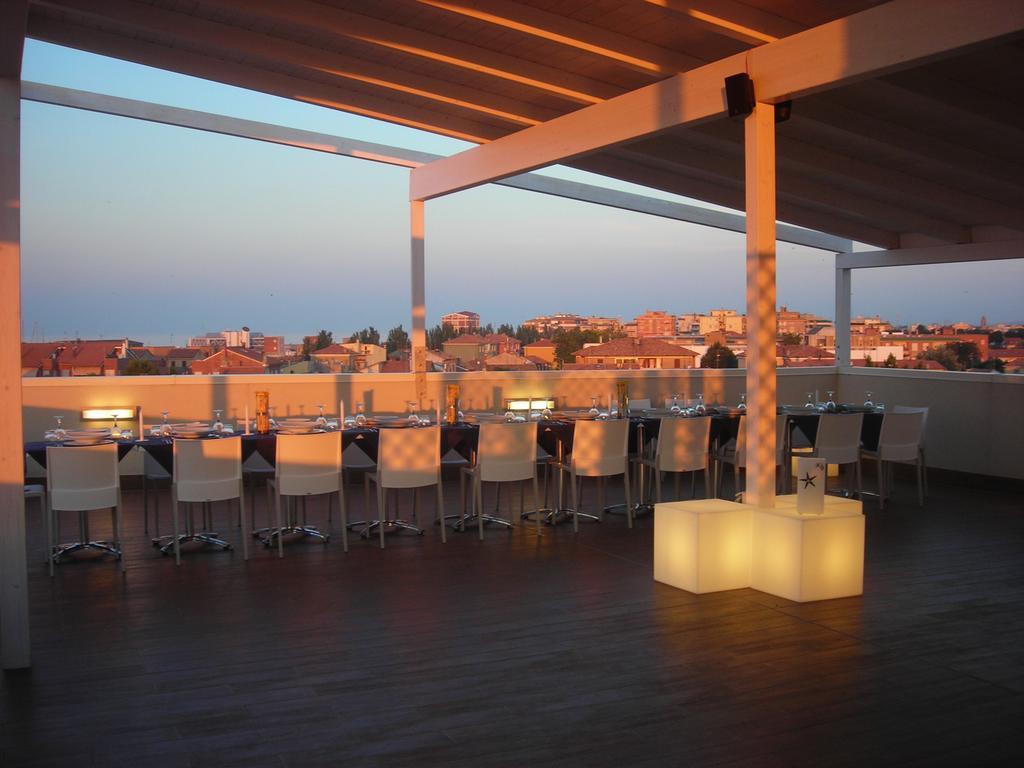 Astoria Hotel Pesaro Exterior photo