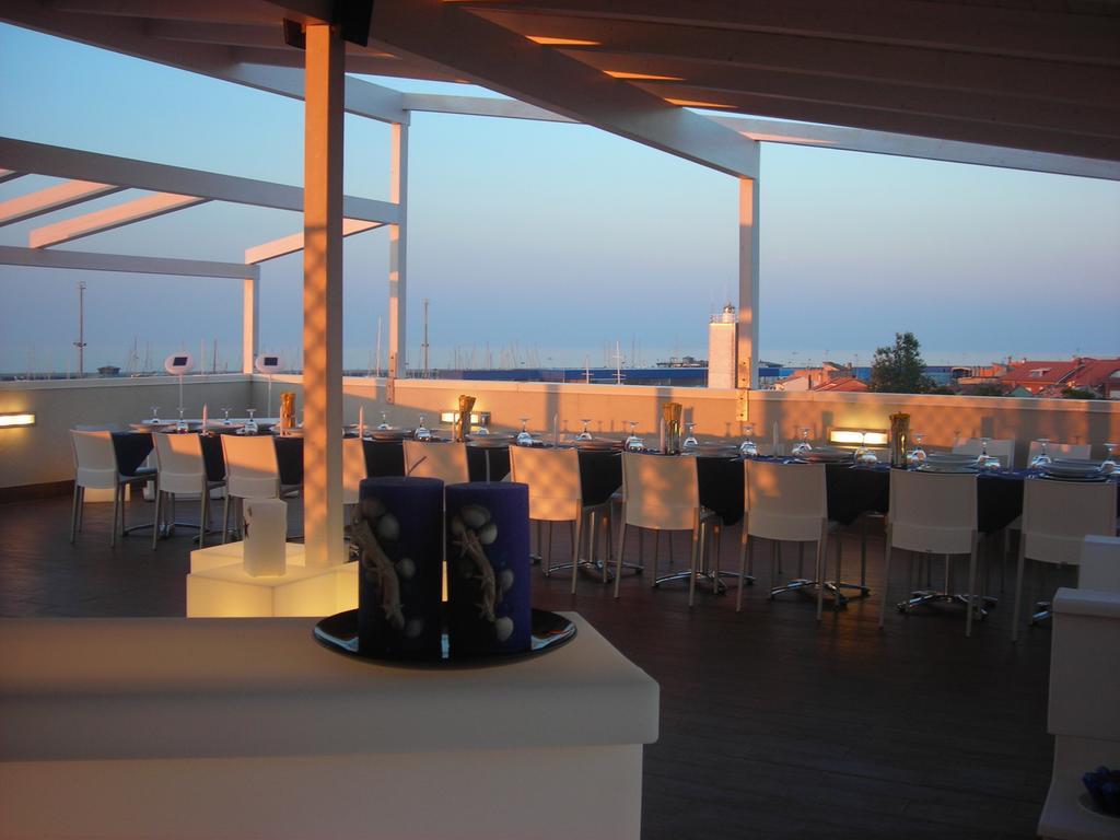 Astoria Hotel Pesaro Exterior photo