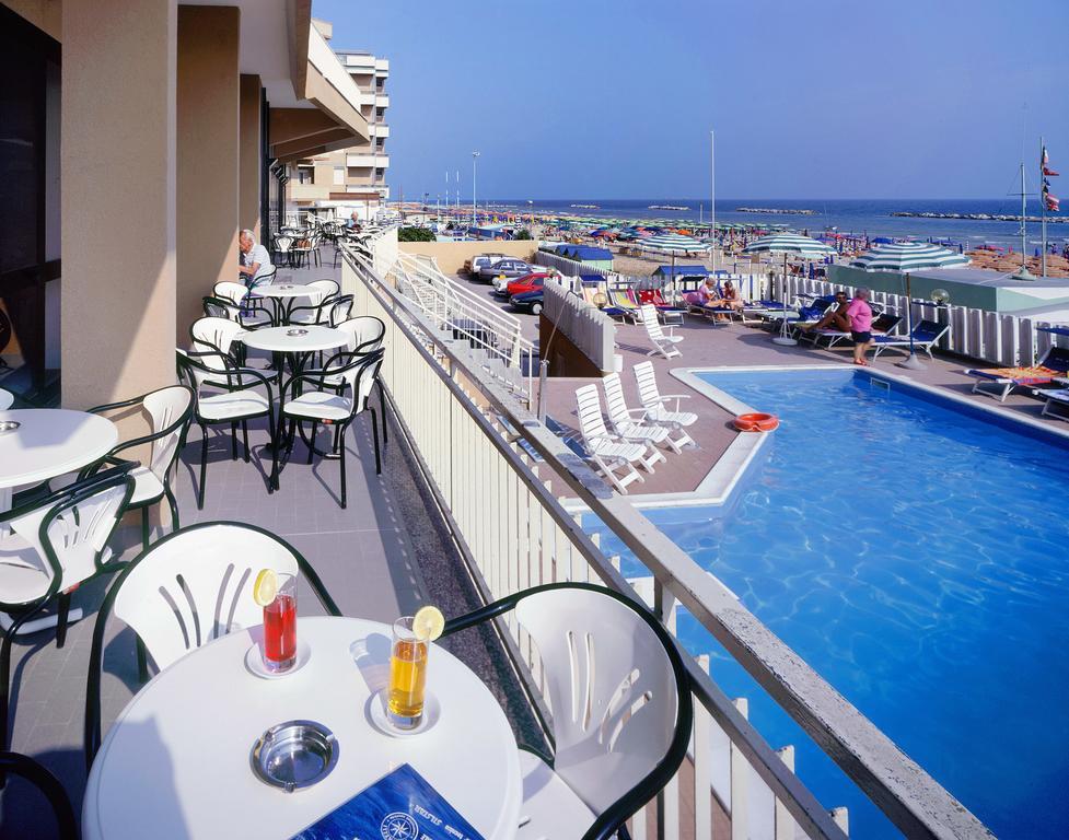 Astoria Hotel Pesaro Exterior photo