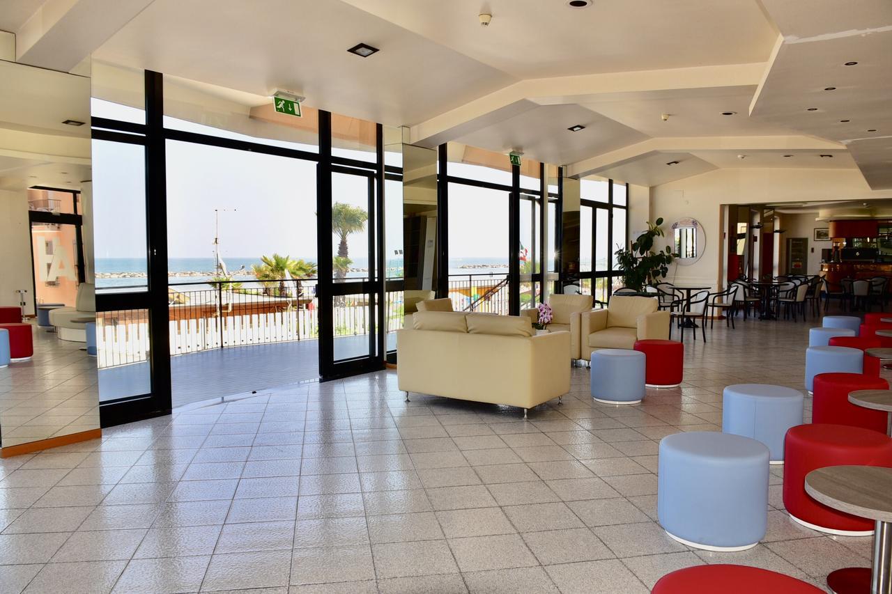 Astoria Hotel Pesaro Exterior photo